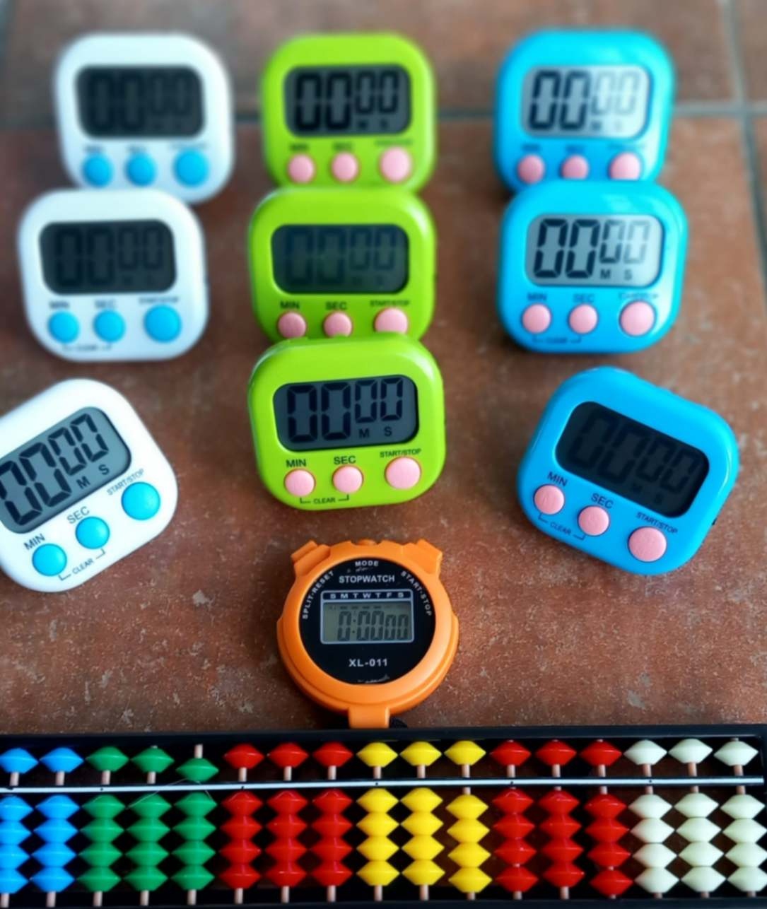 Chronomètres pour gagner en rapidité au soroban à  l'Imaginarium (Donnezac- 33820 Gironde) 